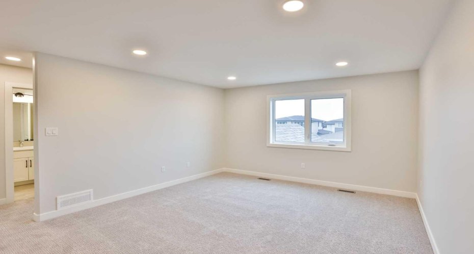 668 Devonia Road, Lethbridge, Alberta T1J 5W3, 3 Bedrooms Bedrooms, ,3 BathroomsBathrooms,Residential,For Sale,Devonia,A2294288