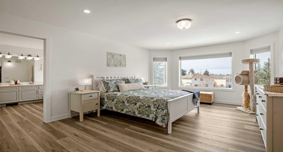 236 Mt Sparrowhawk Place, Calgary, Alberta T2Z 2G8, 6 Bedrooms Bedrooms, ,4 BathroomsBathrooms,Residential,For Sale,Mt Sparrowhawk,A2294294