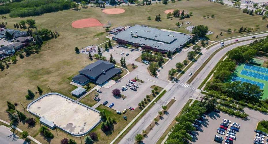 236 Mt Sparrowhawk Place, Calgary, Alberta T2Z 2G8, 6 Bedrooms Bedrooms, ,4 BathroomsBathrooms,Residential,For Sale,Mt Sparrowhawk,A2294294