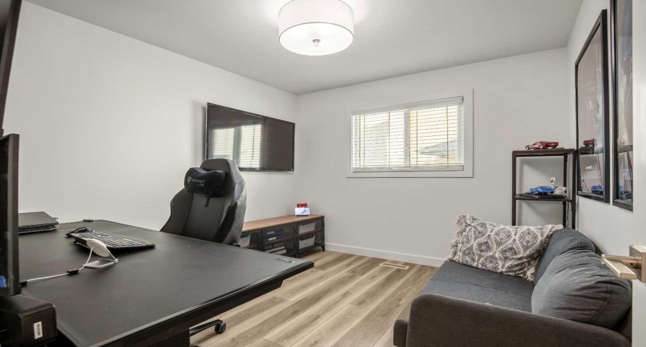 236 Mt Sparrowhawk Place, Calgary, Alberta T2Z 2G8, 6 Bedrooms Bedrooms, ,4 BathroomsBathrooms,Residential,For Sale,Mt Sparrowhawk,A2294294