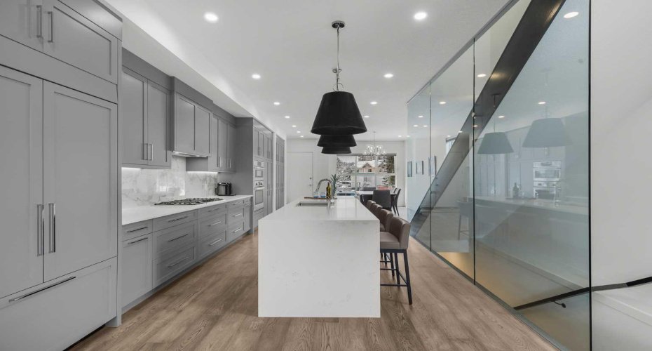 544 37 Street, Calgary, Alberta T2N 3B8, 4 Bedrooms Bedrooms, ,4 BathroomsBathrooms,Residential,For Sale,37,A2294305