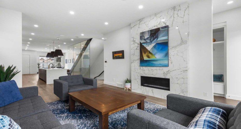 544 37 Street, Calgary, Alberta T2N 3B8, 4 Bedrooms Bedrooms, ,4 BathroomsBathrooms,Residential,For Sale,37,A2294305