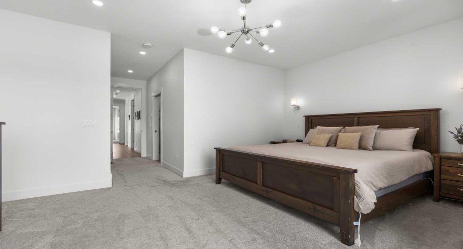 544 37 Street, Calgary, Alberta T2N 3B8, 4 Bedrooms Bedrooms, ,4 BathroomsBathrooms,Residential,For Sale,37,A2294305