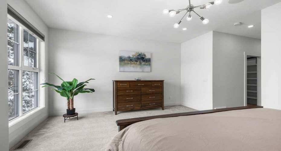 544 37 Street, Calgary, Alberta T2N 3B8, 4 Bedrooms Bedrooms, ,4 BathroomsBathrooms,Residential,For Sale,37,A2294305