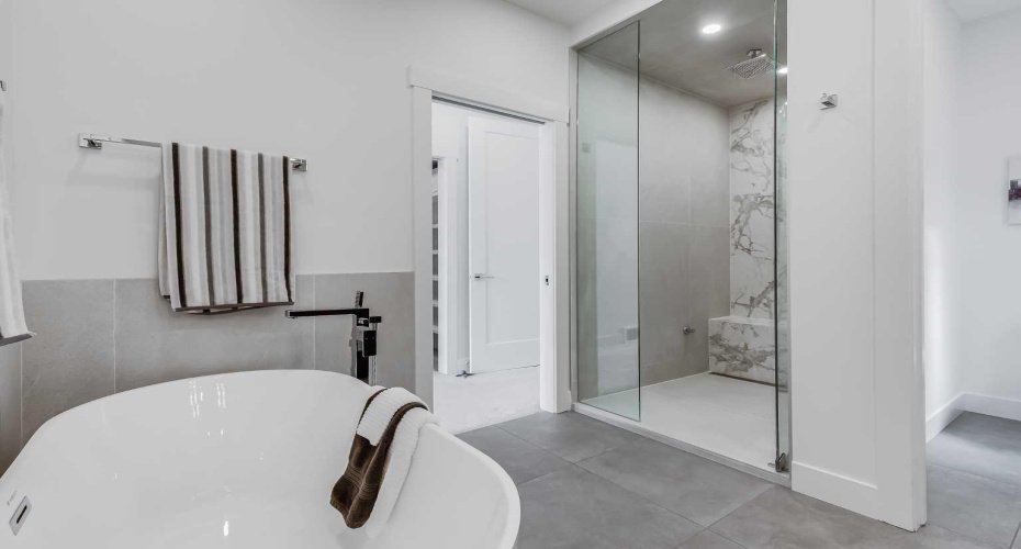 544 37 Street, Calgary, Alberta T2N 3B8, 4 Bedrooms Bedrooms, ,4 BathroomsBathrooms,Residential,For Sale,37,A2294305