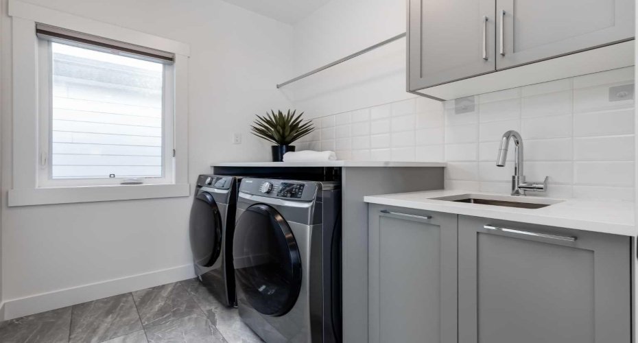 544 37 Street, Calgary, Alberta T2N 3B8, 4 Bedrooms Bedrooms, ,4 BathroomsBathrooms,Residential,For Sale,37,A2294305