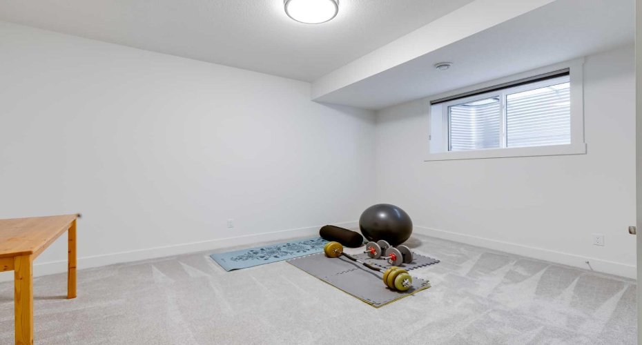 544 37 Street, Calgary, Alberta T2N 3B8, 4 Bedrooms Bedrooms, ,4 BathroomsBathrooms,Residential,For Sale,37,A2294305