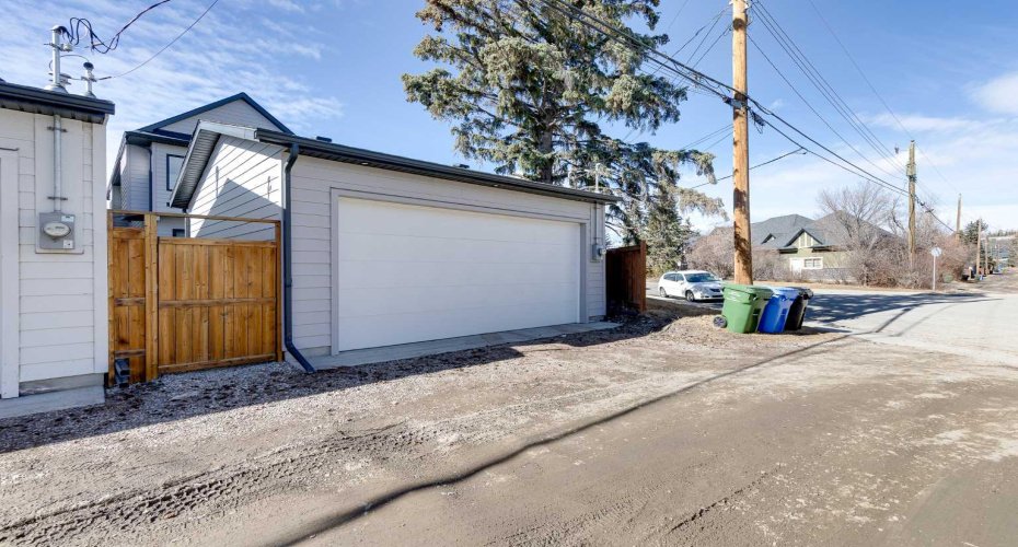 544 37 Street, Calgary, Alberta T2N 3B8, 4 Bedrooms Bedrooms, ,4 BathroomsBathrooms,Residential,For Sale,37,A2294305