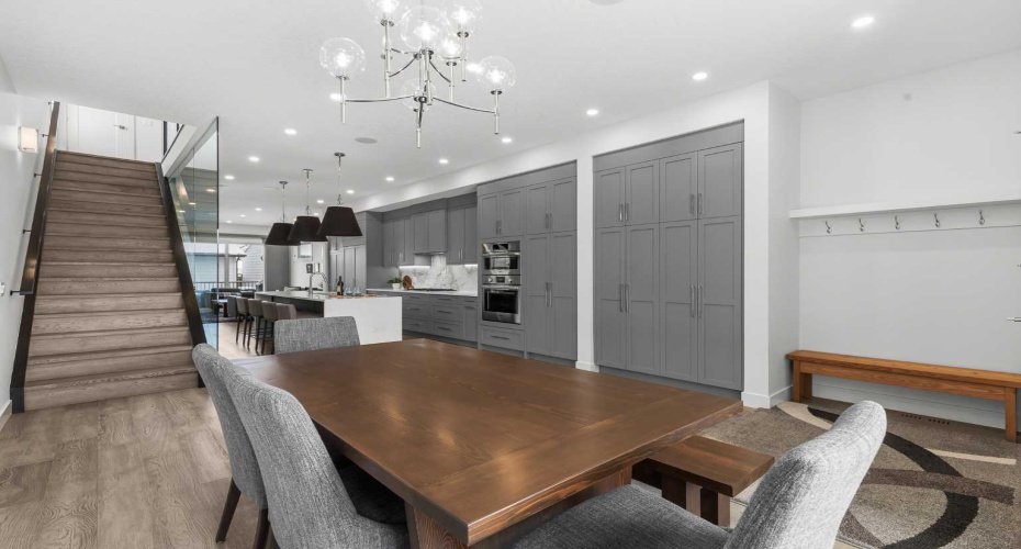 544 37 Street, Calgary, Alberta T2N 3B8, 4 Bedrooms Bedrooms, ,4 BathroomsBathrooms,Residential,For Sale,37,A2294305