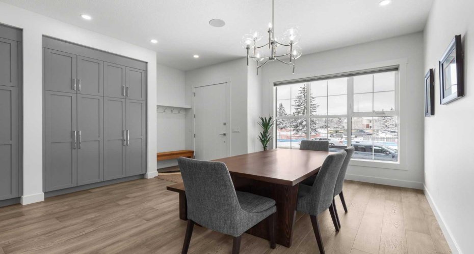 544 37 Street, Calgary, Alberta T2N 3B8, 4 Bedrooms Bedrooms, ,4 BathroomsBathrooms,Residential,For Sale,37,A2294305