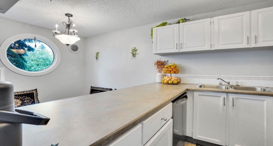 110 20 Avenue, Calgary, Alberta T2E 1P7, 2 Bedrooms Bedrooms, ,1 BathroomBathrooms,Residential,For Sale,20,A2294348