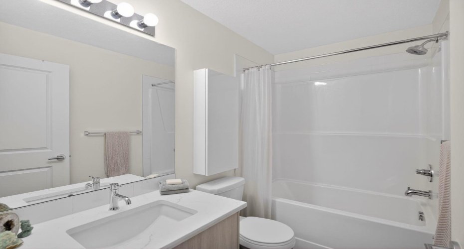 740 Legacy village Road, Calgary, Alberta T2X5L2, 2 Bedrooms Bedrooms, ,2 BathroomsBathrooms,Residential,For Sale,Legacy village,A2294362