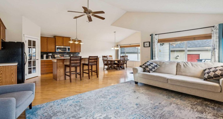 202 Copperfield Gardens, Calgary, Alberta T2Z 4C1, 3 Bedrooms Bedrooms, ,2 BathroomsBathrooms,Residential,For Sale,Copperfield,A2294371