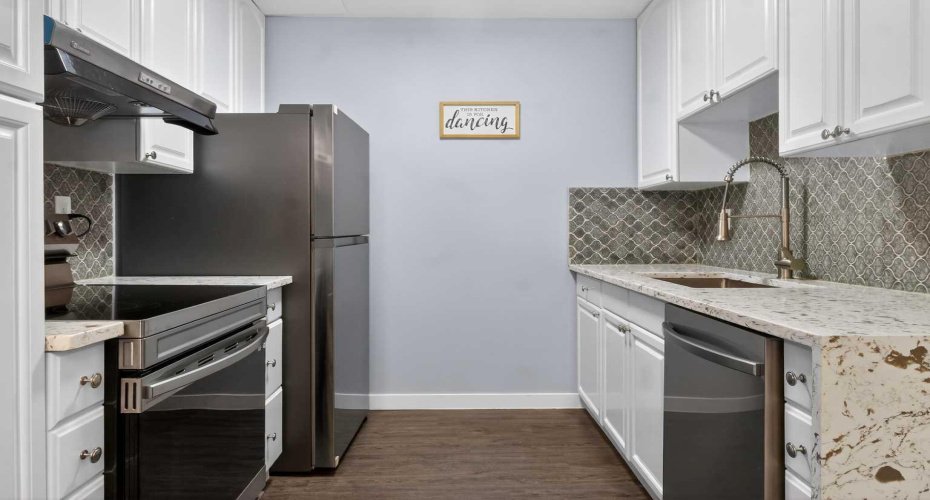 6100 4 Avenue, Calgary, Alberta T2A 5Z8, 3 Bedrooms Bedrooms, ,2 BathroomsBathrooms,Residential,For Sale,4,A2294374