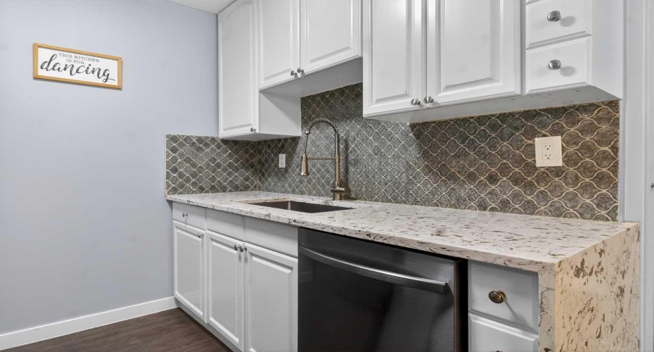 6100 4 Avenue, Calgary, Alberta T2A 5Z8, 3 Bedrooms Bedrooms, ,2 BathroomsBathrooms,Residential,For Sale,4,A2294374