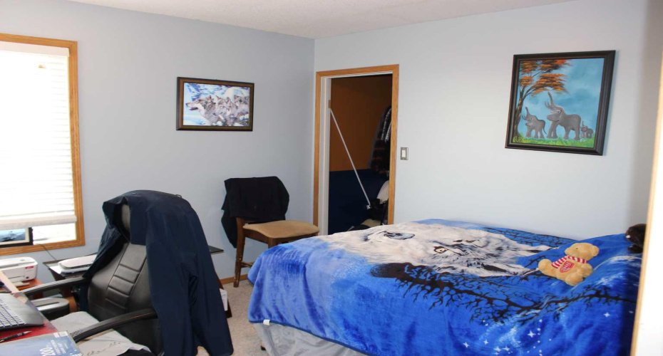 609 Maple Place, Picture Butte, Alberta T0K 1V0, 4 Bedrooms Bedrooms, ,3 BathroomsBathrooms,Residential,For Sale,Maple,A2294399