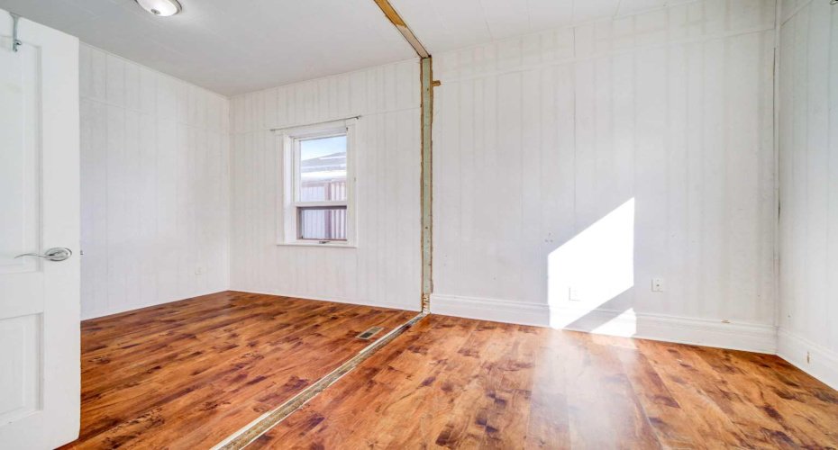 1052 Bev McLachlin Drive, Pincher Creek, Alberta T0K 1W0, 2 Bedrooms Bedrooms, ,1 BathroomBathrooms,Residential,For Sale,Bev McLachlin,A2294430