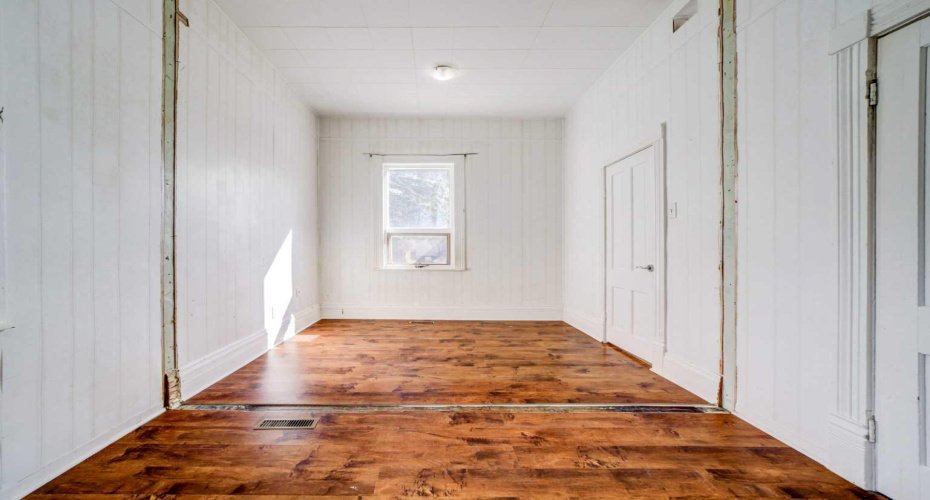 1052 Bev McLachlin Drive, Pincher Creek, Alberta T0K 1W0, 2 Bedrooms Bedrooms, ,1 BathroomBathrooms,Residential,For Sale,Bev McLachlin,A2294430