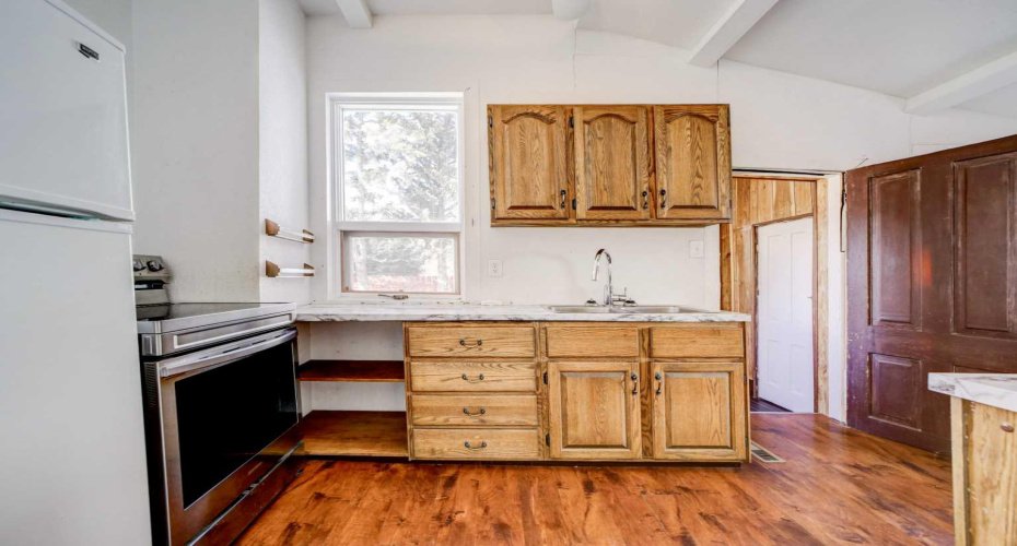 1052 Bev McLachlin Drive, Pincher Creek, Alberta T0K 1W0, 2 Bedrooms Bedrooms, ,1 BathroomBathrooms,Residential,For Sale,Bev McLachlin,A2294430