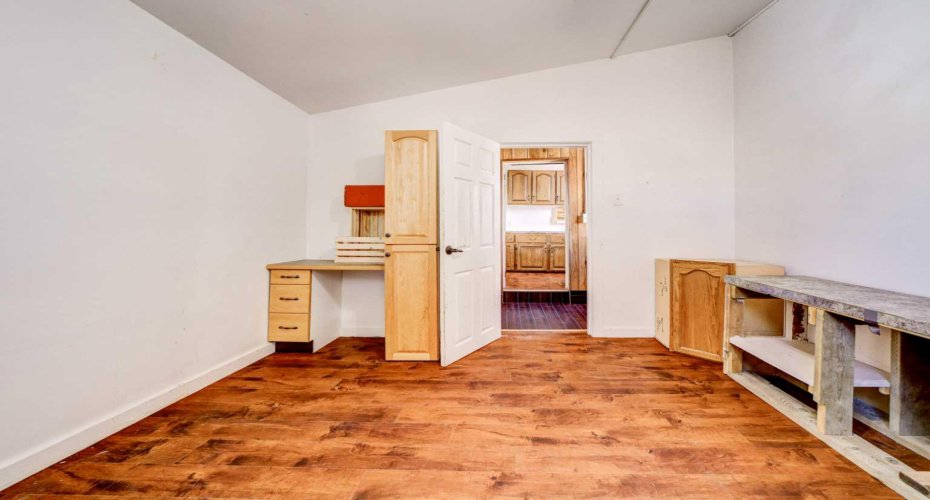 1052 Bev McLachlin Drive, Pincher Creek, Alberta T0K 1W0, 2 Bedrooms Bedrooms, ,1 BathroomBathrooms,Residential,For Sale,Bev McLachlin,A2294430