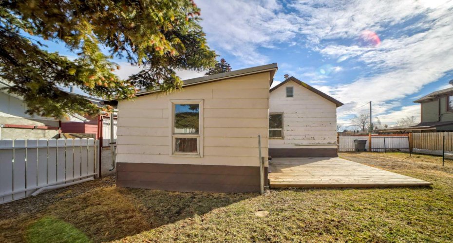 1052 Bev McLachlin Drive, Pincher Creek, Alberta T0K 1W0, 2 Bedrooms Bedrooms, ,1 BathroomBathrooms,Residential,For Sale,Bev McLachlin,A2294430