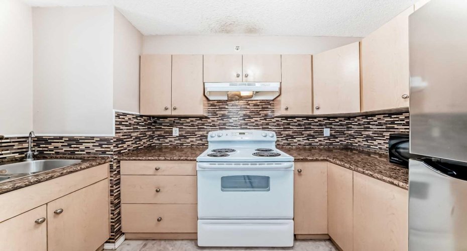 8 Bridlecrest Drive, Calgary, Alberta T2Y0H7, 2 Bedrooms Bedrooms, ,2 BathroomsBathrooms,Residential,For Sale,Bridlecrest,A2294434