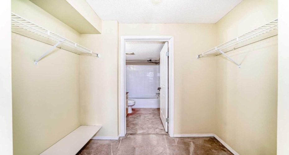 8 Bridlecrest Drive, Calgary, Alberta T2Y0H7, 2 Bedrooms Bedrooms, ,2 BathroomsBathrooms,Residential,For Sale,Bridlecrest,A2294434