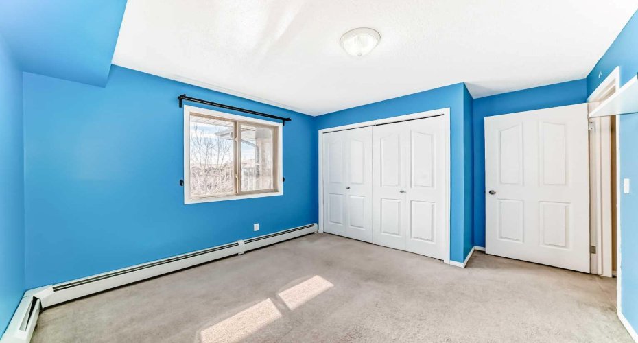 8 Bridlecrest Drive, Calgary, Alberta T2Y0H7, 2 Bedrooms Bedrooms, ,2 BathroomsBathrooms,Residential,For Sale,Bridlecrest,A2294434