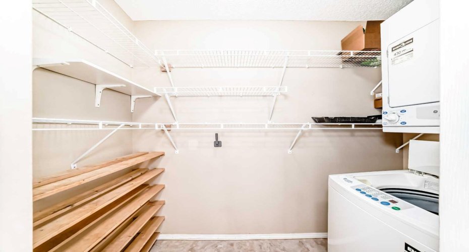 8 Bridlecrest Drive, Calgary, Alberta T2Y0H7, 2 Bedrooms Bedrooms, ,2 BathroomsBathrooms,Residential,For Sale,Bridlecrest,A2294434