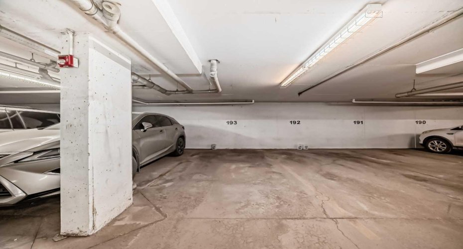 8 Bridlecrest Drive, Calgary, Alberta T2Y0H7, 2 Bedrooms Bedrooms, ,2 BathroomsBathrooms,Residential,For Sale,Bridlecrest,A2294434