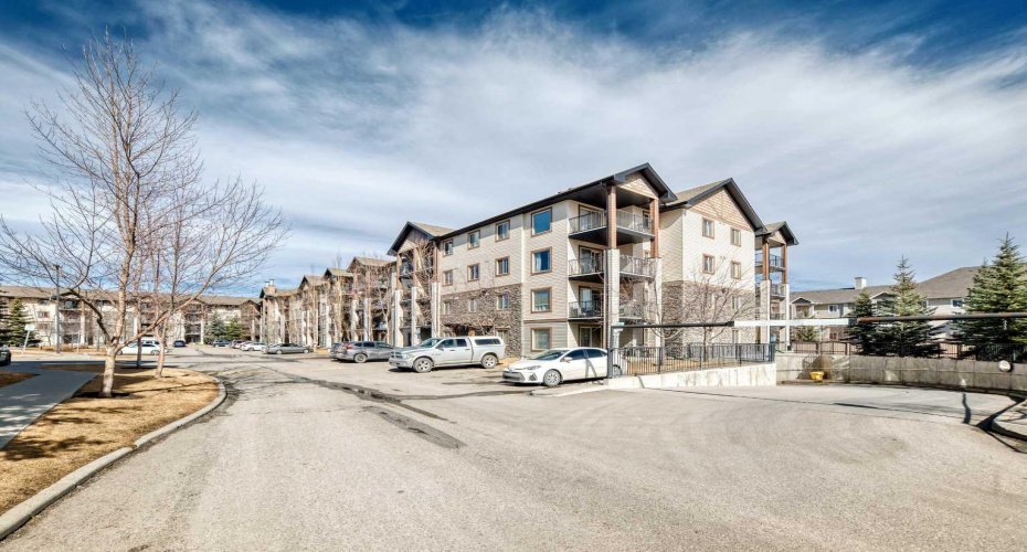 8 Bridlecrest Drive, Calgary, Alberta T2Y0H7, 2 Bedrooms Bedrooms, ,2 BathroomsBathrooms,Residential,For Sale,Bridlecrest,A2294434