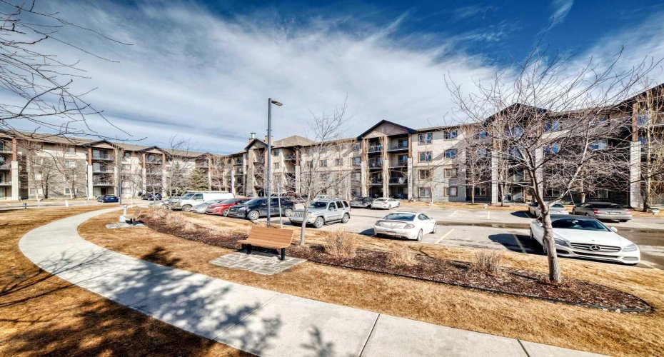 8 Bridlecrest Drive, Calgary, Alberta T2Y0H7, 2 Bedrooms Bedrooms, ,2 BathroomsBathrooms,Residential,For Sale,Bridlecrest,A2294434