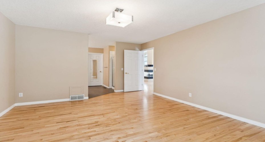 363 Prominence Heights, Calgary, Alberta T3H 2Z6, 1 Bedroom Bedrooms, ,3 BathroomsBathrooms,Residential,For Sale,Prominence,A2294438