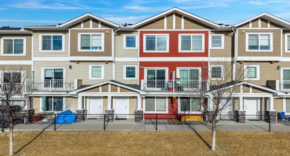 51 Redstone Circle, Calgary, Alberta T3N 0M8, 2 Bedrooms Bedrooms, ,3 BathroomsBathrooms,Residential,For Sale,Redstone,A2294462