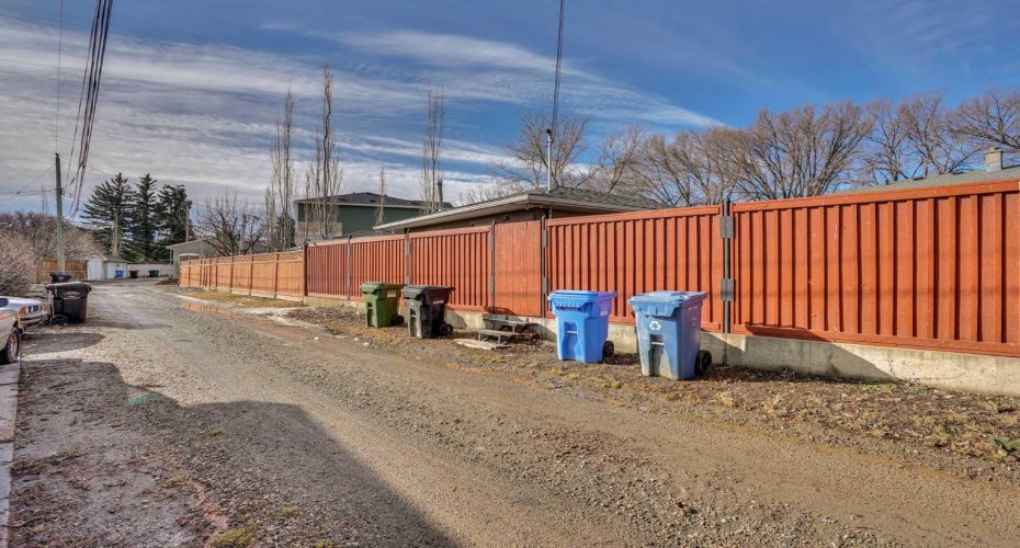 931 Robert Road, Calgary, Alberta t2e5n1, 3 Bedrooms Bedrooms, ,1 BathroomBathrooms,Residential,For Sale,Robert,A2294482