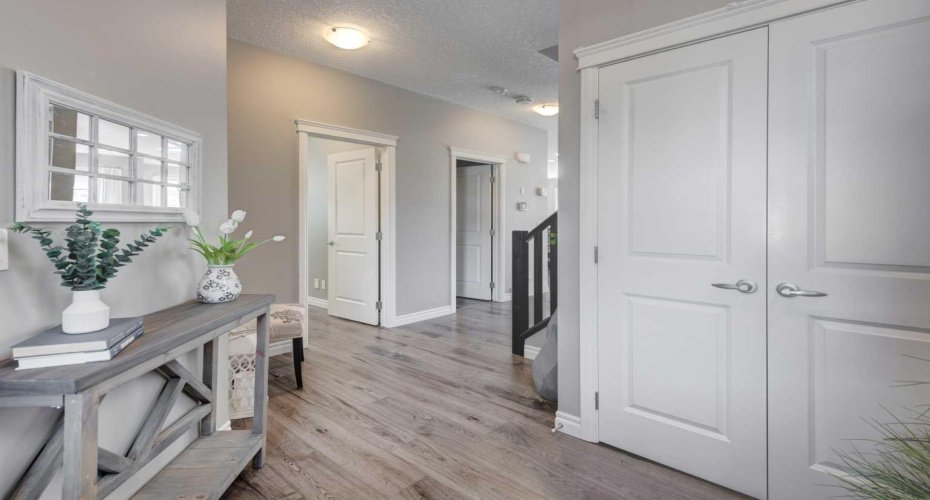 255 Riviera Way, Cochrane, Alberta T4C 0Z2, 4 Bedrooms Bedrooms, ,4 BathroomsBathrooms,Residential,For Sale,Riviera,A2294505