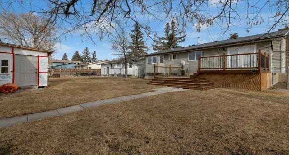 3 Madigan Court, Calgary, Alberta T2A5C7, 4 Bedrooms Bedrooms, ,3 BathroomsBathrooms,Residential,For Sale,Madigan,A2294506