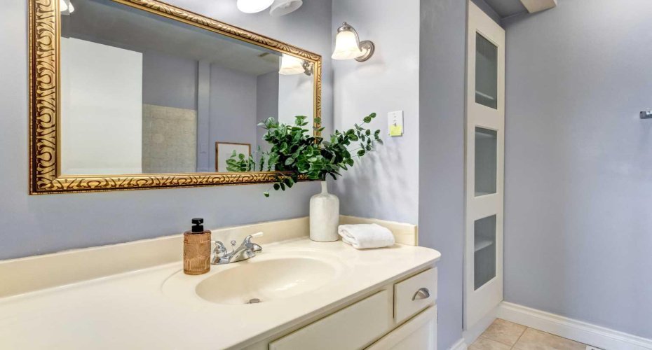 12 Vandoos Villas, Calgary, Alberta T3A 4W3, 3 Bedrooms Bedrooms, ,3 BathroomsBathrooms,Residential,For Sale,Vandoos,A2294517