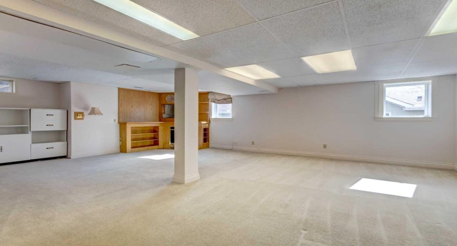 12 Vandoos Villas, Calgary, Alberta T3A 4W3, 3 Bedrooms Bedrooms, ,3 BathroomsBathrooms,Residential,For Sale,Vandoos,A2294517