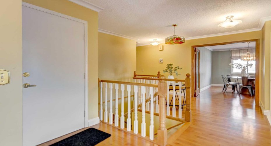 12 Vandoos Villas, Calgary, Alberta T3A 4W3, 3 Bedrooms Bedrooms, ,3 BathroomsBathrooms,Residential,For Sale,Vandoos,A2294517