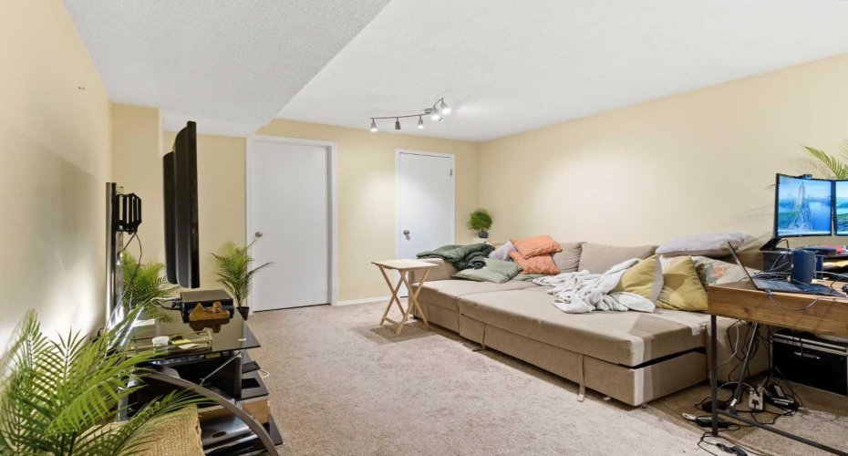 59 Abbeydale Villas, Calgary, Alberta T2A7P6, 2 Bedrooms Bedrooms, ,3 BathroomsBathrooms,Residential,For Sale,Abbeydale,A2294546