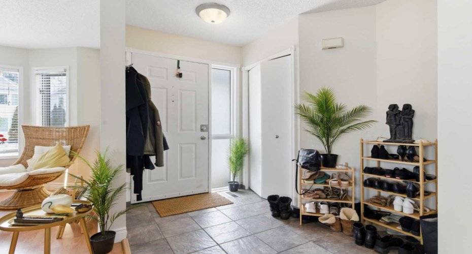 59 Abbeydale Villas, Calgary, Alberta T2A7P6, 2 Bedrooms Bedrooms, ,3 BathroomsBathrooms,Residential,For Sale,Abbeydale,A2294546