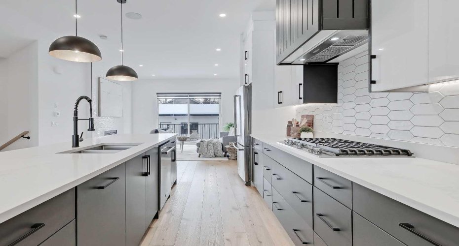 523 55 Avenue, Calgary, Alberta T2V 0E9, 4 Bedrooms Bedrooms, ,4 BathroomsBathrooms,Residential,For Sale,55,A2294548