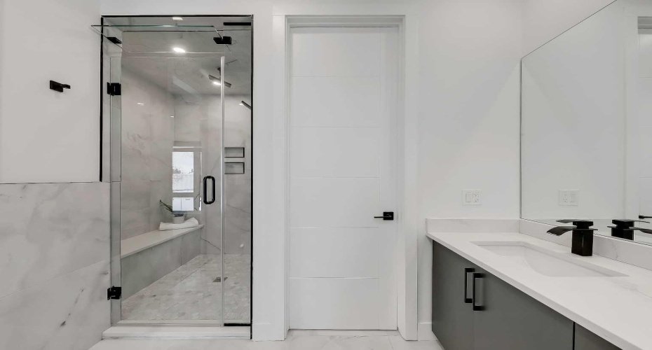 523 55 Avenue, Calgary, Alberta T2V 0E9, 4 Bedrooms Bedrooms, ,4 BathroomsBathrooms,Residential,For Sale,55,A2294548