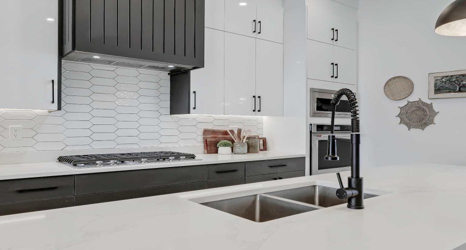 523 55 Avenue, Calgary, Alberta T2V 0E9, 4 Bedrooms Bedrooms, ,4 BathroomsBathrooms,Residential,For Sale,55,A2294548