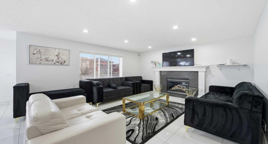 53 Martha's Place, Calgary, Alberta T3J4P4, 4 Bedrooms Bedrooms, ,4 BathroomsBathrooms,Residential,For Sale,Martha's,A2294577