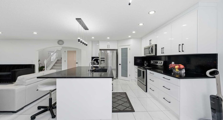 53 Martha's Place, Calgary, Alberta T3J4P4, 4 Bedrooms Bedrooms, ,4 BathroomsBathrooms,Residential,For Sale,Martha's,A2294577