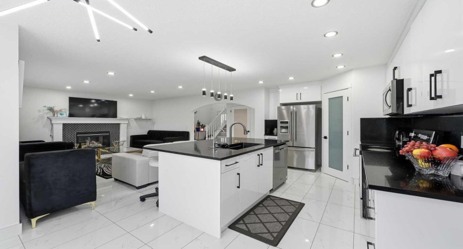 53 Martha's Place, Calgary, Alberta T3J4P4, 4 Bedrooms Bedrooms, ,4 BathroomsBathrooms,Residential,For Sale,Martha's,A2294577