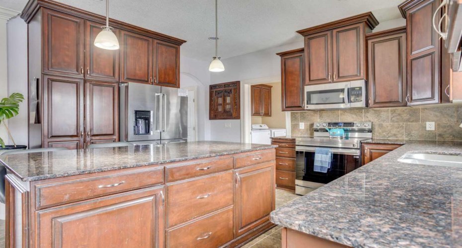 161 Snowy Owl Way, Fort McMurray, Alberta T9K0R7, 5 Bedrooms Bedrooms, ,4 BathroomsBathrooms,Residential,For Sale,Snowy Owl,A2294591