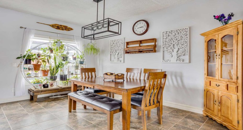 161 Snowy Owl Way, Fort McMurray, Alberta T9K0R7, 5 Bedrooms Bedrooms, ,4 BathroomsBathrooms,Residential,For Sale,Snowy Owl,A2294591